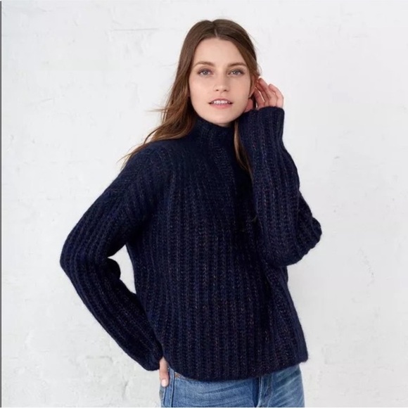 LA LIGNE Fuzzy Wuzzy Alpaca Wool Funnel Neck Cropped Sweater in Speckled Navy - Picture 1 of 11